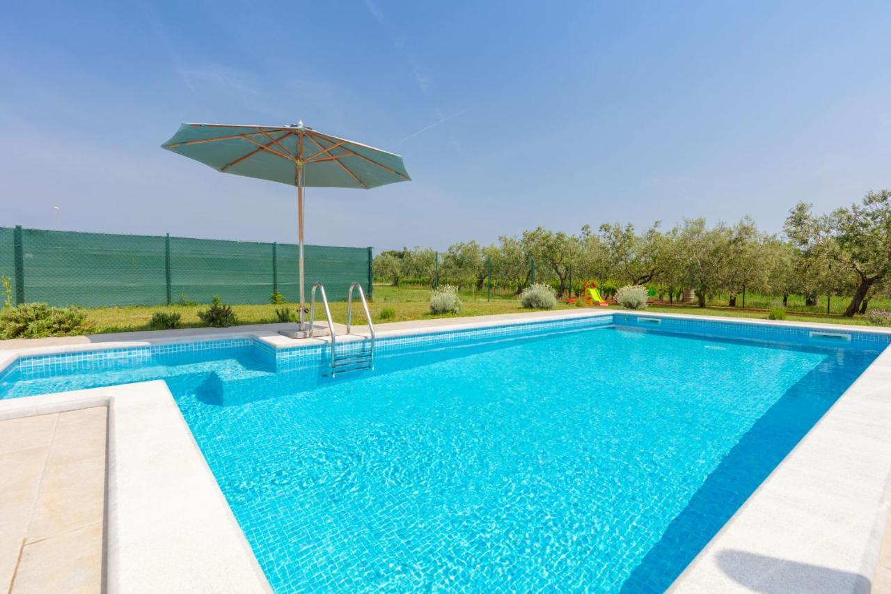 Villa Viola With Pool, Whirlpool, Playground & Bbq In A Olive Grove With Sea View, Near The Beach, Pomer - Istria Exterior photo