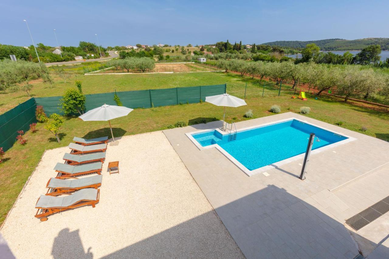 Villa Viola With Pool, Whirlpool, Playground & Bbq In A Olive Grove With Sea View, Near The Beach, Pomer - Istria Exterior photo